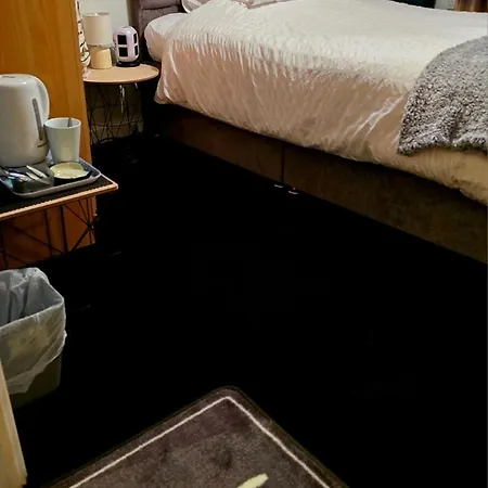 2 Spacious Rooms In The Heart Of The Marina Swansea Exterior photo