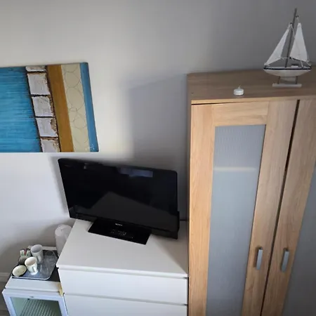 2 Spacious Rooms In The Heart Of The Marina Swansea Exterior photo