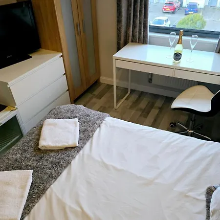 2 Spacious Rooms In The Heart Of The Marina Swansea Exterior photo