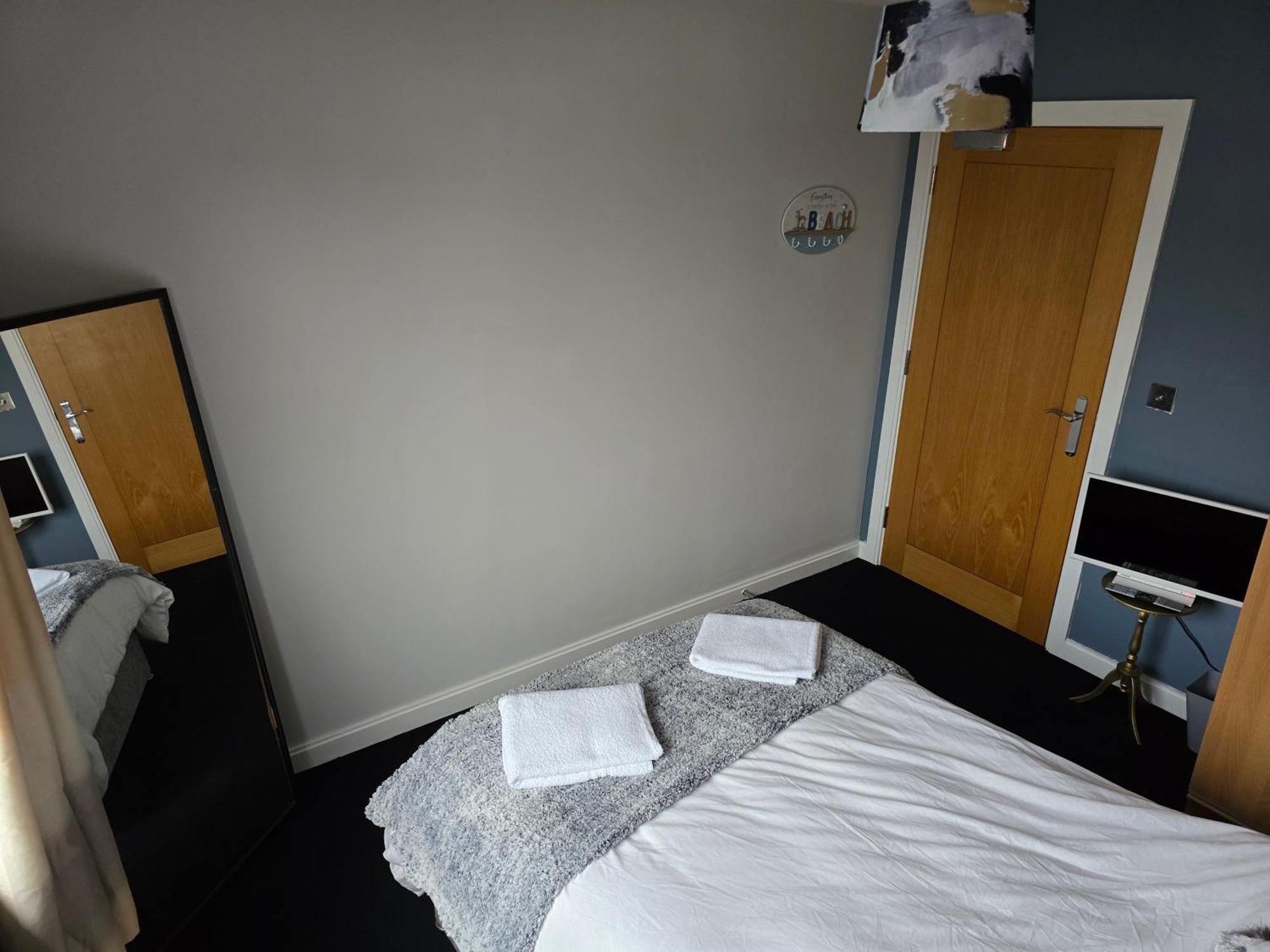 2 Spacious In The Heart Of The Marina Accommodatie bij particulieren Swansea