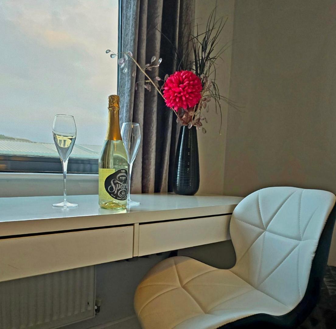 2 Spacious In The Heart Of The Marina Accommodatie bij particulieren *