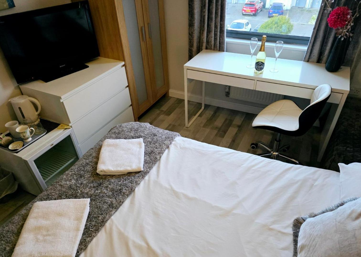 2 Spacious In The Heart Of The Marina Accommodatie bij particulieren Swansea